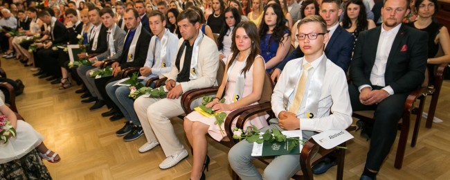 Apsveicam visus 9. klases absolventus!
